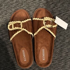 Kumishi Brown and Cream Scalloped Buckle Slide Sandals